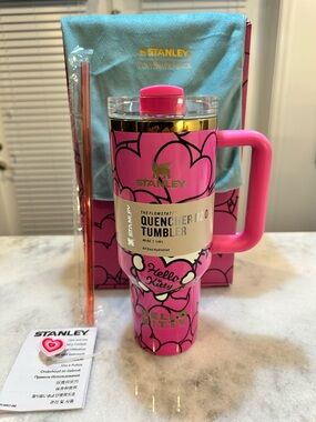 Hello Kitty Stanley Limited Edition Valentine's Day Pink 40oz Tumbler